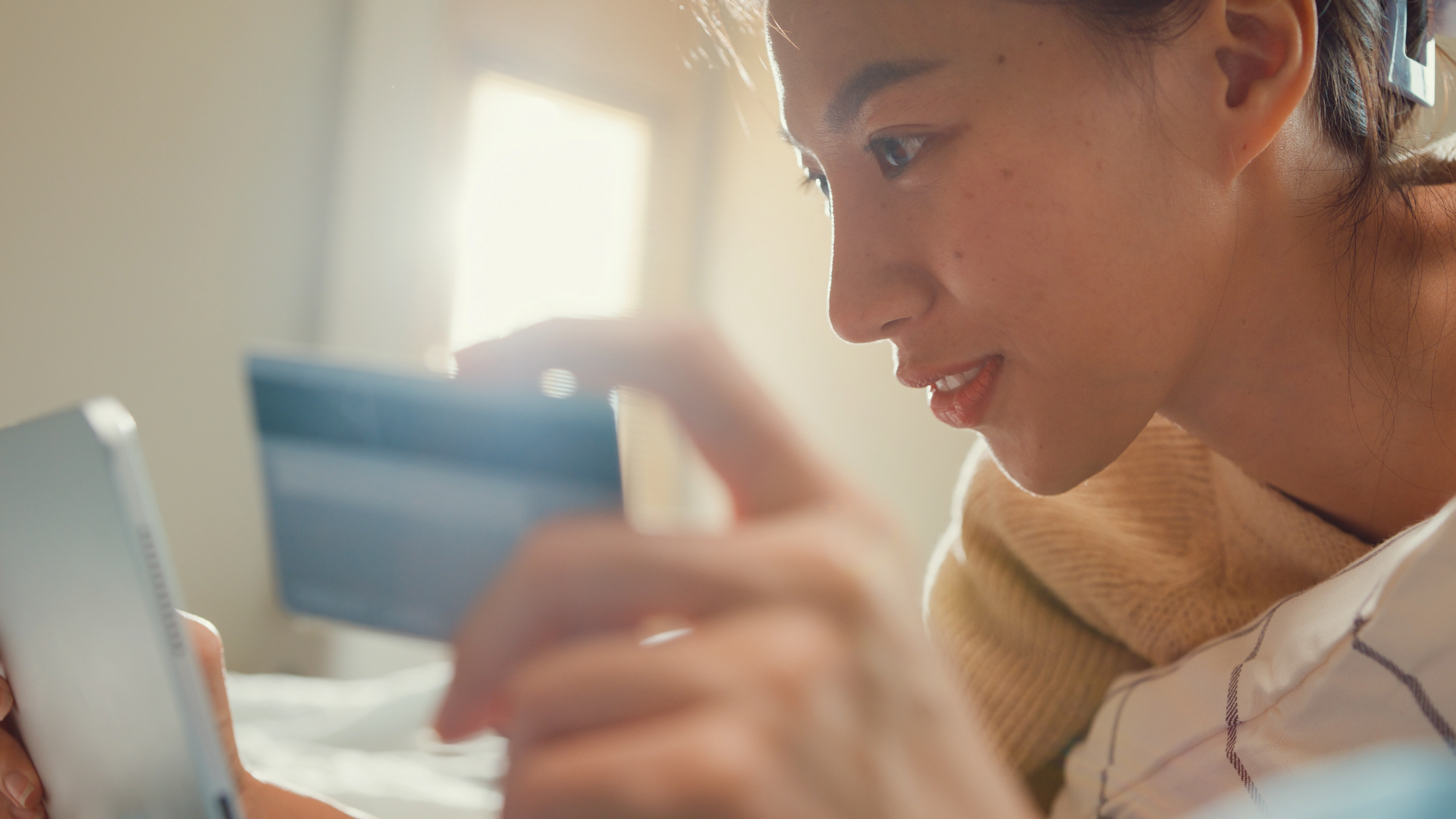 shopping-online-consumer-behaviour.webp